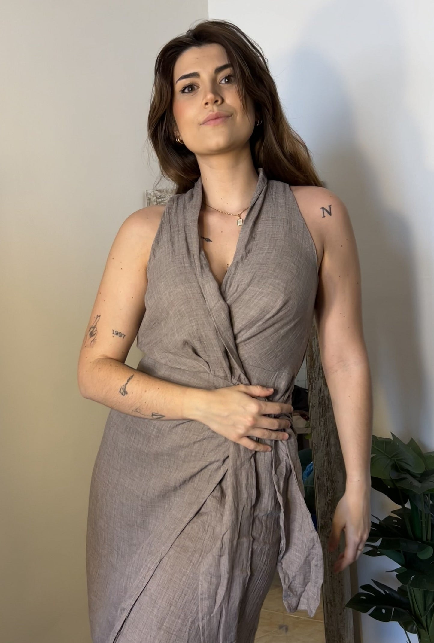 VESTIDO TAUPE CRUZADO