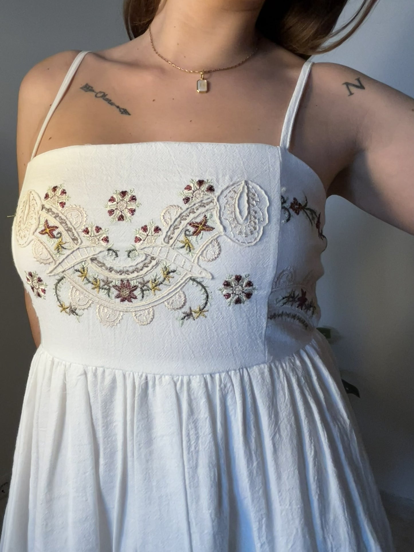 VESTIDO GLOBO CORTO