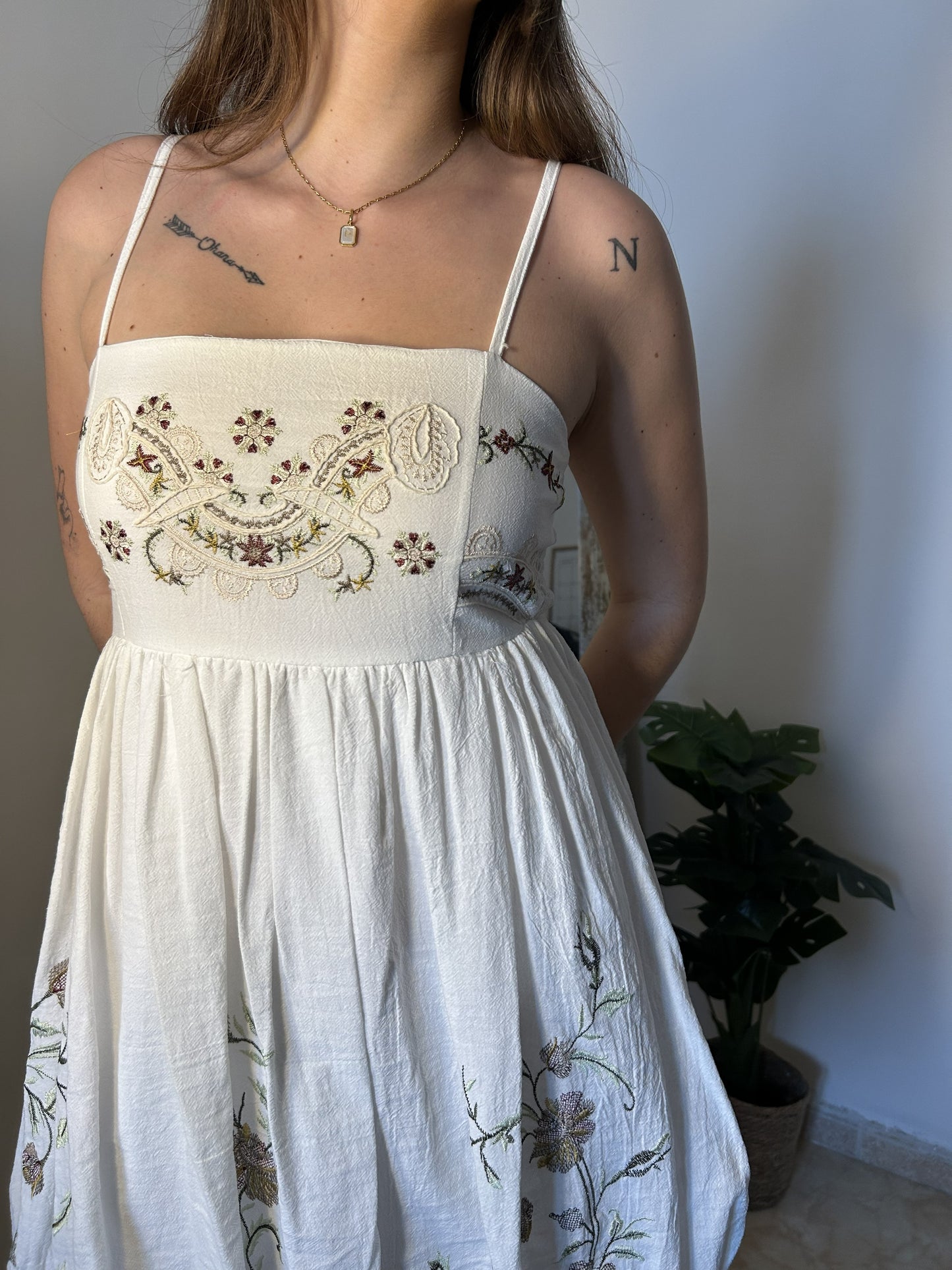 VESTIDO GLOBO CORTO
